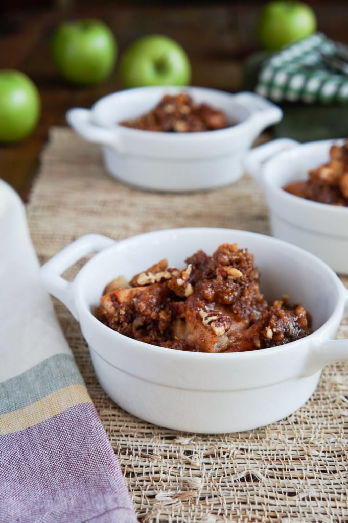 Slow Cooker Snickerdoodle Apple Crisp