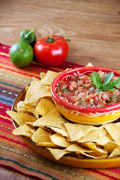 Fresh and Spicy Salsa (and our Favorite Bloggers’ Recipes Using Salsa)