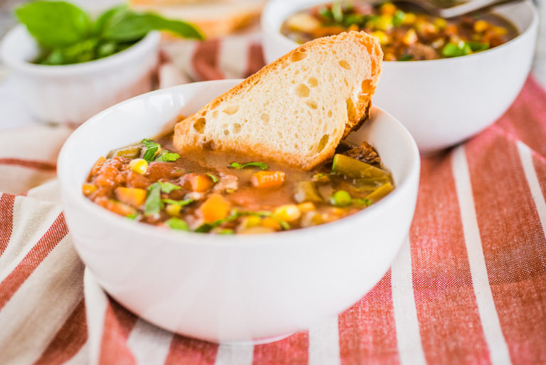 Slow Cooker Vegetable Beef Soup