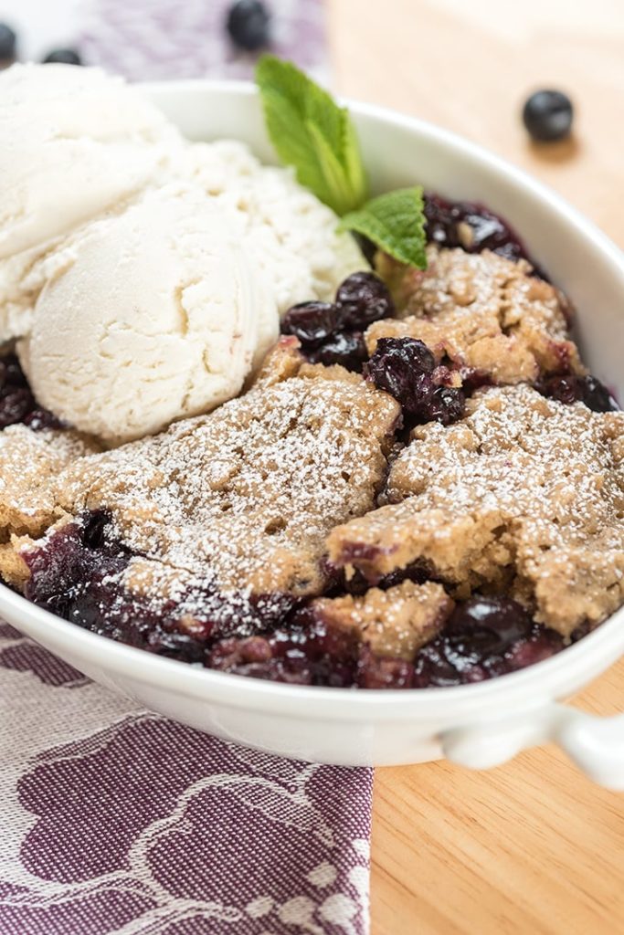 Slow Cooker Blueberry Cobbler