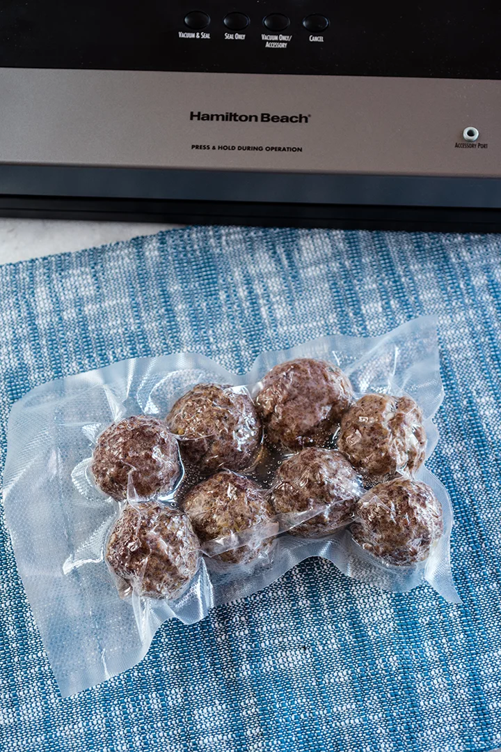 Blog for Slow Cooker Mozzarella Stuffed Meatballs