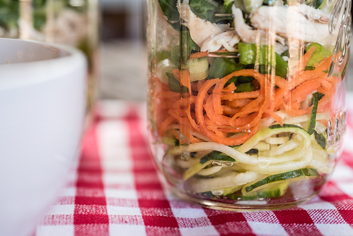 Mason Jar Meal: Instant Noodle Soup with Spiralized Veggies