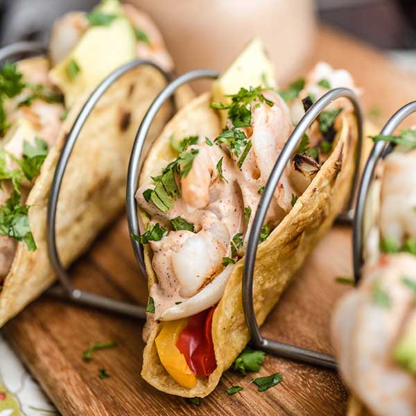 https://blog.hamiltonbeach.com/wp-content/uploads/2017/07/grilled-tequila-lime-shrimp-tacos-8.jpg