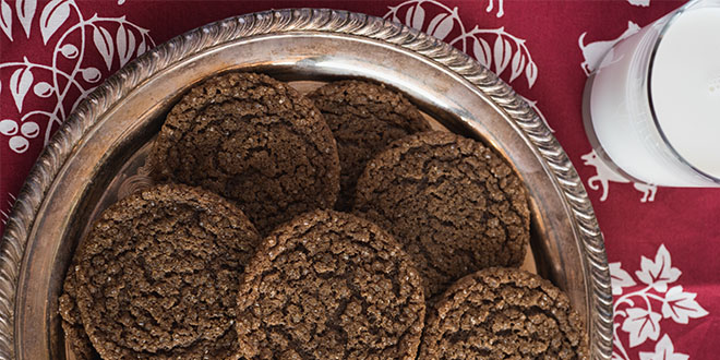 Soft & chewy gingerbread cookies