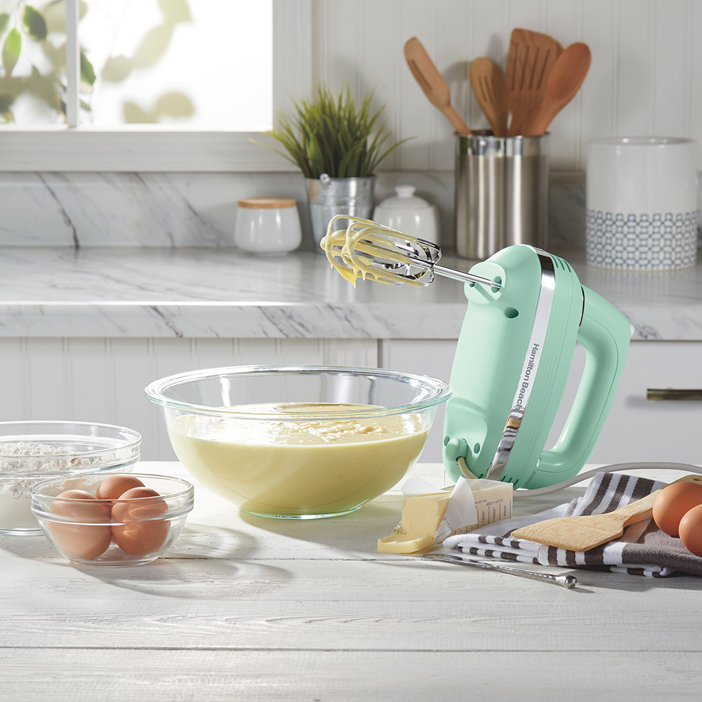 62601N hand mixer on a kitchen counter