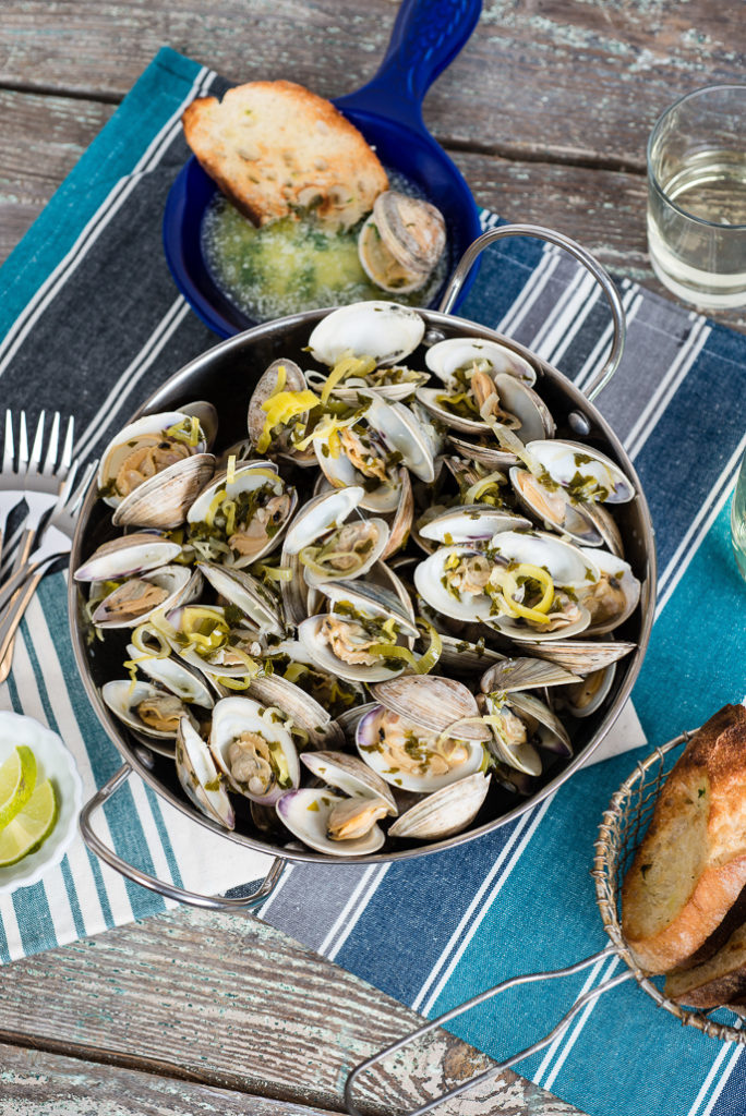 Grilled Clams with White Wine Sauce